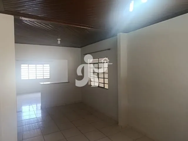 Casa com 200m² 3 quartos e 2 banheiros, à venda, no bairro Centro em São Pedro