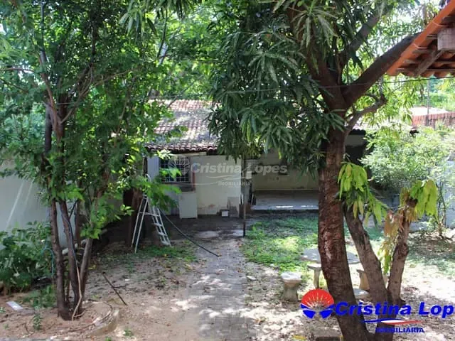 Casa com 300m² 5 quartos e 5 banheiros, à venda, no bairro Aeroporto em Teresina