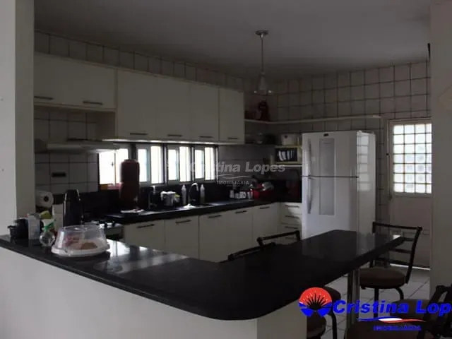 Casa com 300m² 5 quartos e 5 banheiros, à venda, no bairro Aeroporto em Teresina