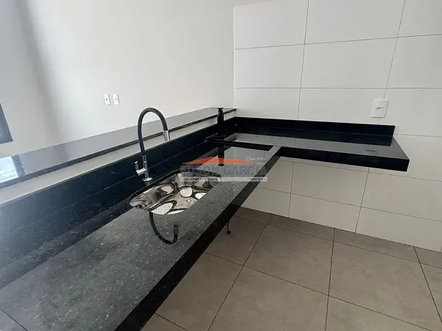 Casa 2 quartos e 1 banheiro, à venda, no bairro Jardim Santa Marta em Sorocaba