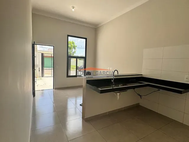 Casa 2 quartos e 1 banheiro, à venda, no bairro Jardim Santa Marta em Sorocaba