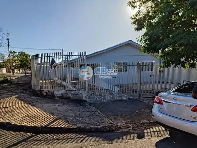Casa com 250m² 3 quartos e 1 banheiro, à venda, no bairro Luiz de Sá em Londrina