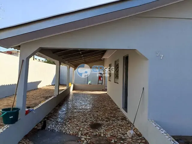 Casa com 250m² 3 quartos e 1 banheiro, à venda, no bairro Luiz de Sá em Londrina