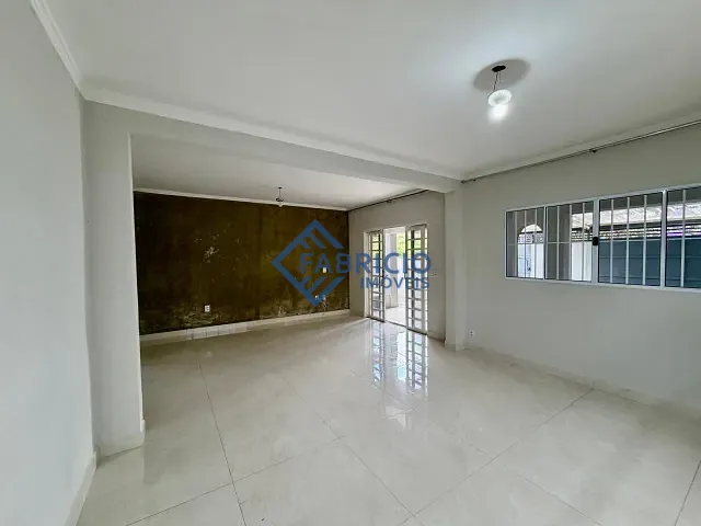 Casa com 267m² 5 quartos e 4 banheiros, à venda, no bairro Nova Vinhedo em Vinhedo