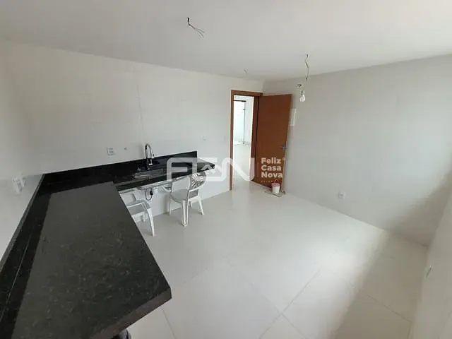 Casa com 275m² 4 quartos e 5 banheiros, à venda, no bairro parque das mangabas em Camaçari