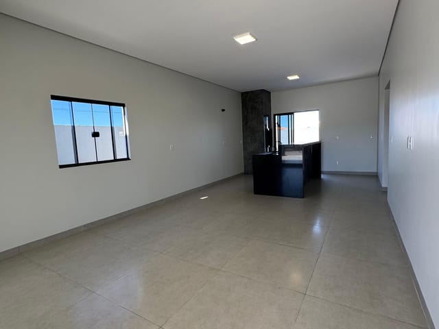 Casa com 291m² 3 quartos e 2 banheiros, à venda, no bairro Montserrat em Nova Mutum