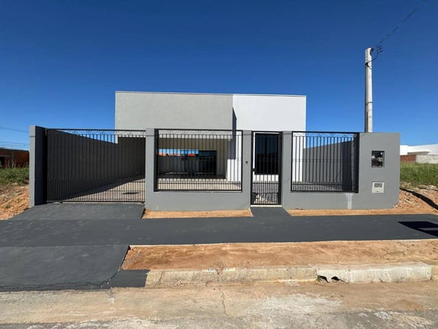 Casa com 291m² 3 quartos e 2 banheiros, à venda, no bairro Montserrat em Nova Mutum