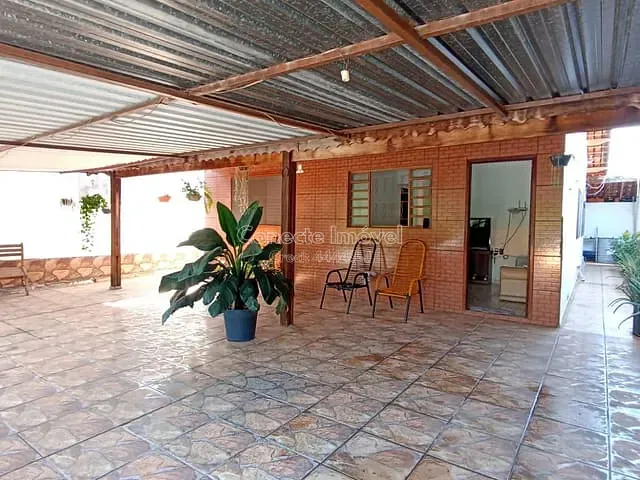 Casa com 200m² 3 quartos e 2 banheiros, à venda, no bairro Parque dos Ipês em Holambra