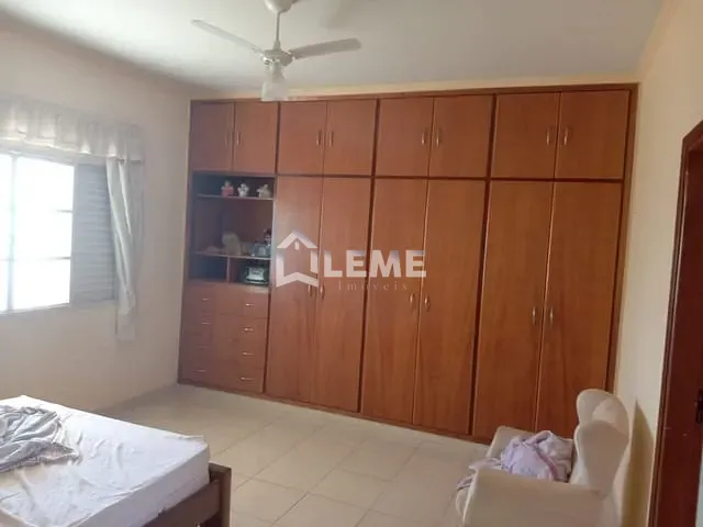 Casa com 429m² 3 quartos e 2 banheiros, à venda, no bairro Jardim São Luiz em Mococa