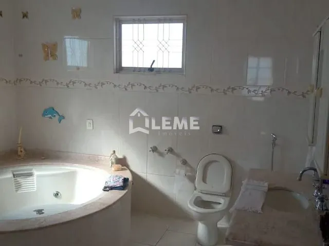 Casa com 429m² 3 quartos e 2 banheiros, à venda, no bairro Jardim São Luiz em Mococa
