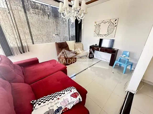 Casa com 360m² 5 quartos e 3 banheiros, à venda, no bairro Cidade Universitária Pedra Branca em Palhoça