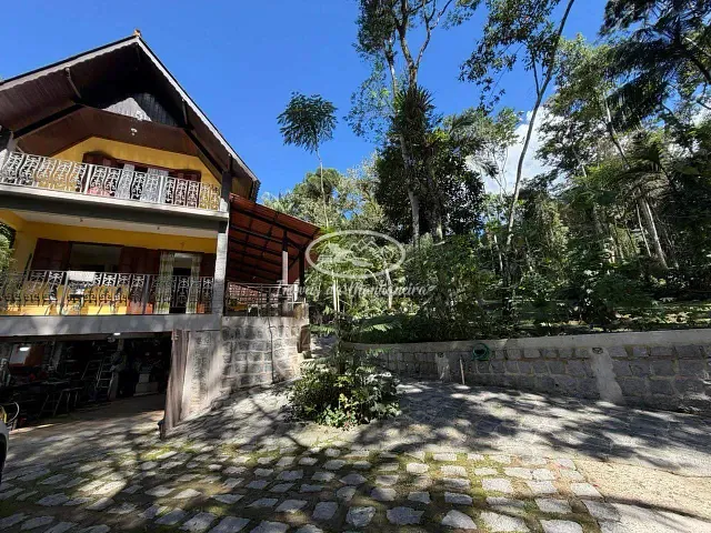 Casa 2 quartos e 4 banheiros, à venda, no bairro Alto Penedo (Penedo) em Itatiaia