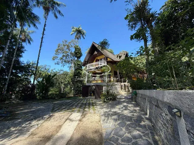 Casa 2 quartos e 4 banheiros, à venda, no bairro Alto Penedo (Penedo) em Itatiaia