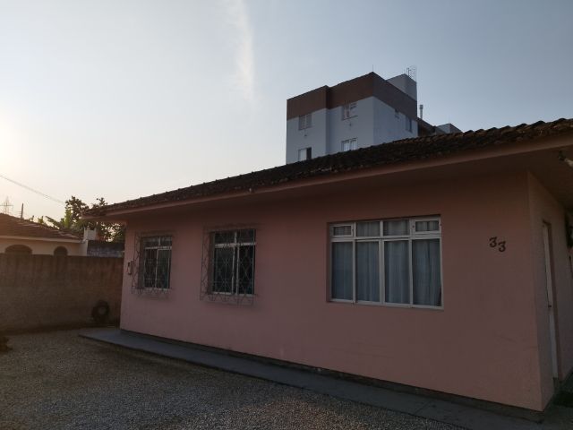Casa 3 quartos e 1 banheiro, à venda, no bairro Centro em Palhoça