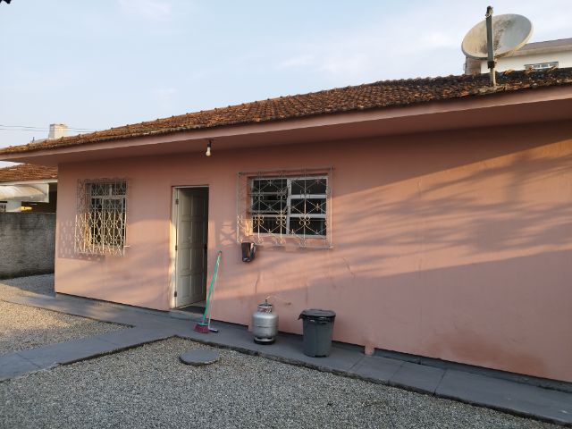 Casa 3 quartos e 1 banheiro, à venda, no bairro Centro em Palhoça