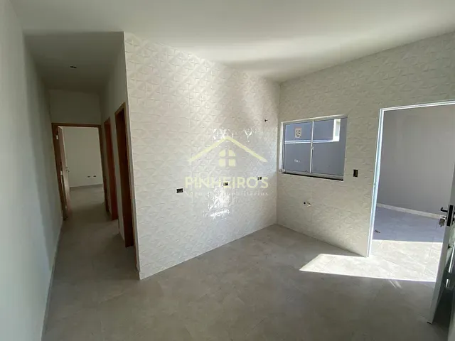 Casa com 135m² 2 quartos e 1 banheiro, à venda, no bairro Conjunto Habitacional Cristal em Cambé