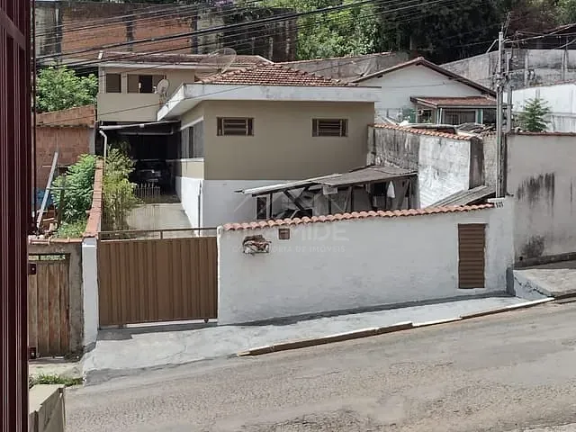 Casa com 306m² 2 quartos e 2 banheiros, à venda, no bairro Jardim Quisisana em Poços de Caldas
