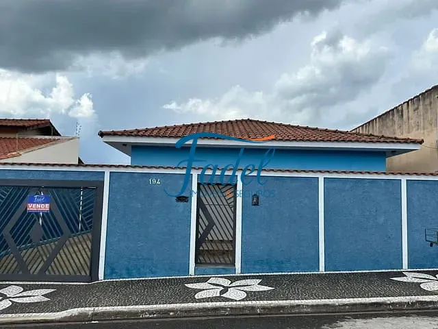 Casa com 300m² 3 quartos e 2 banheiros, à venda, no bairro Jardim do Lago em Conchal