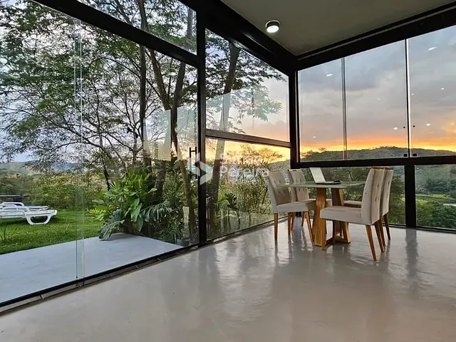 Casa com 5000m² 2 quartos e 3 banheiros, à venda, no bairro Moura Brasil em Três Rios