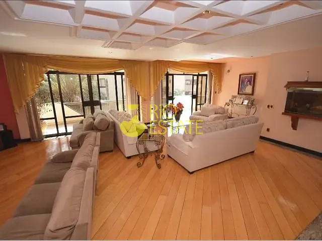 Casa com 1083m² 5 quartos e 5 banheiros, à venda, no bairro Laranjal em Volta Redonda