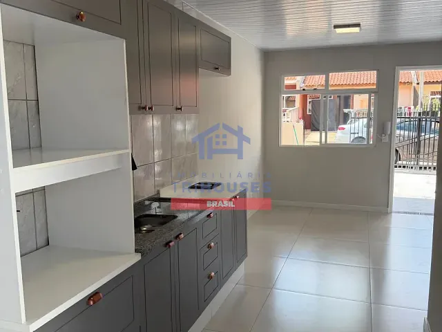 Casa 2 quartos e 1 banheiro, à venda, no bairro Estados em Fazenda Rio Grande