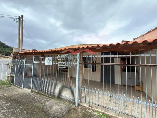 Casa com 200m² 2 quartos e 2 banheiros, à venda, no bairro Candelária em Volta Redonda