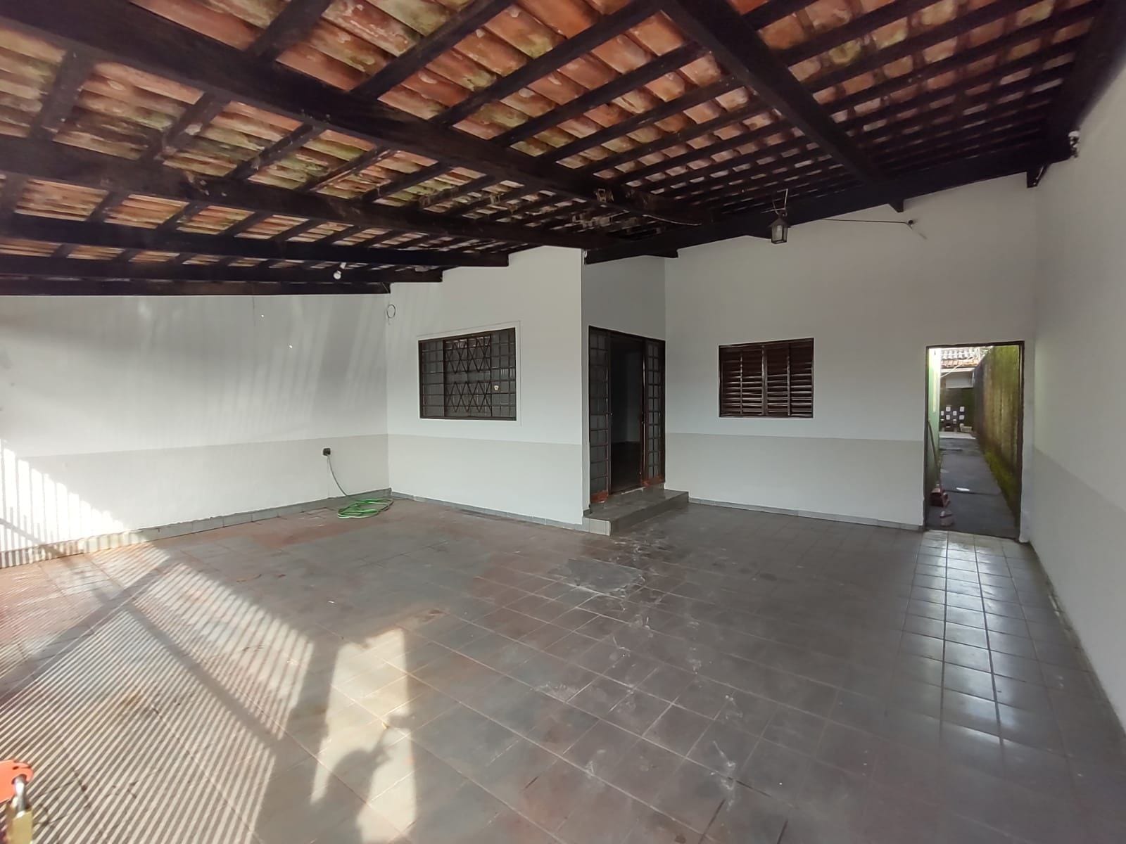 Casa à venda com 3 quartos, 157m² - Foto 1