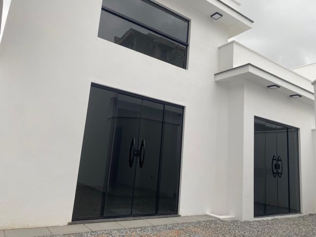 Casa 3 quartos e 2 banheiros, à venda, no bairro Chácara Mariléa em Rio das Ostras