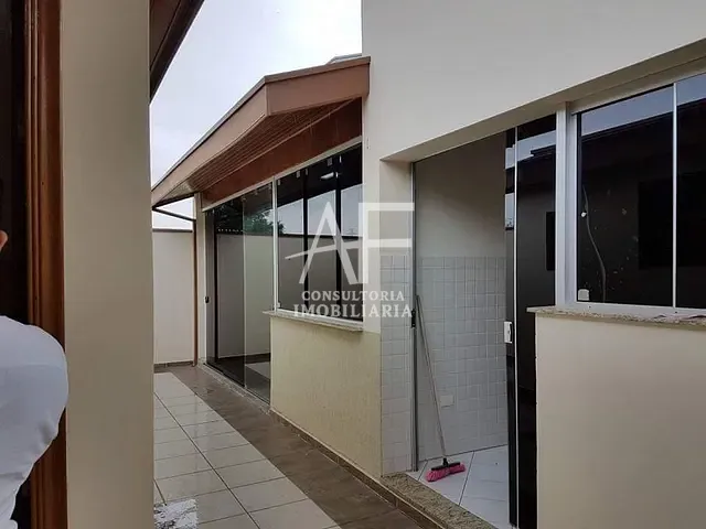 Casa com 300m² 2 quartos e 4 banheiros, à venda, no bairro Vila Jaboticabeira em Taubaté