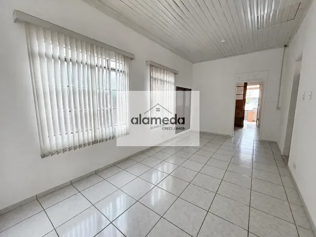 Casa 3 quartos e 1 banheiro, para alugar, no bairro CENTRO em Jacarezinho