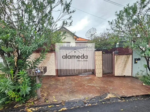 Casa 3 quartos e 1 banheiro, para alugar, no bairro CENTRO em Jacarezinho
