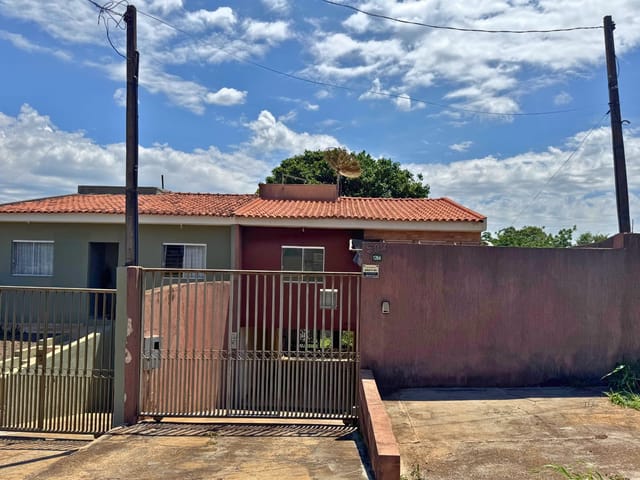 Casa com 260m² 2 quartos e 1 banheiro, à venda, no bairro Vila Santa Lorena em Apucarana