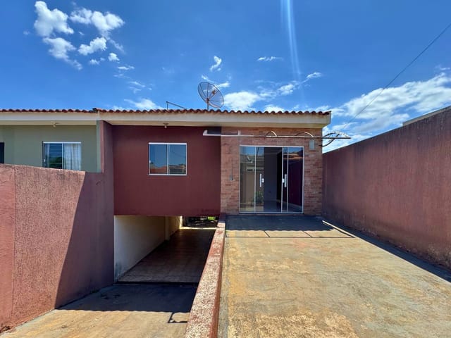 Casa com 260m² 2 quartos e 1 banheiro, à venda, no bairro Vila Santa Lorena em Apucarana