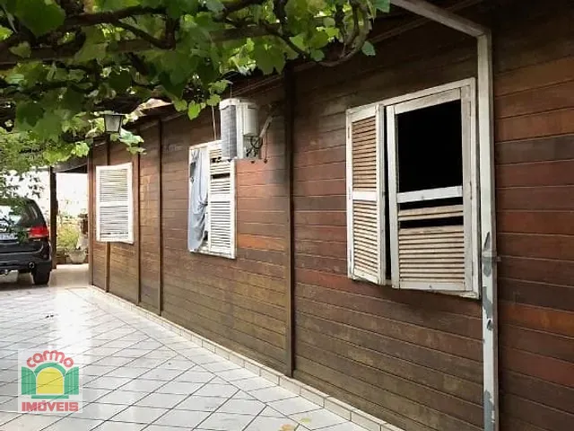 Casa com 450m² 3 quartos e 3 banheiros, à venda, no bairro Cidade Jardim em Anápolis