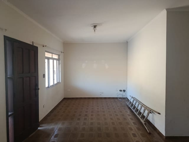 Casa com 450m² 5 quartos e 3 banheiros, à venda ou para alugar, no bairro Vila Nova em Piracicaba