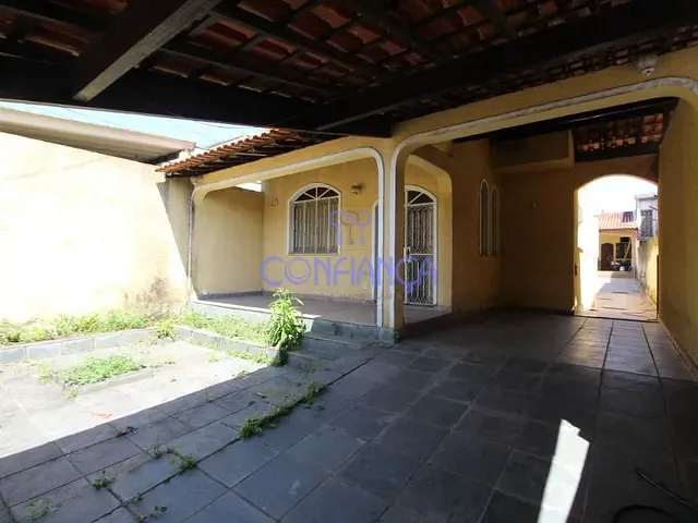 Casa com 400m² 4 quartos e 3 banheiros, à venda, no bairro Campo Grande em Rio de Janeiro