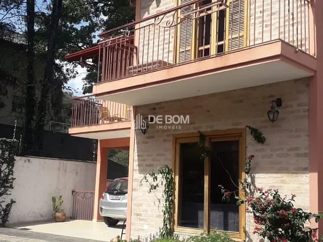 Casa com 600m² 4 quartos e 4 banheiros, à venda, no bairro Jardim dos Estados em Poços de Caldas
