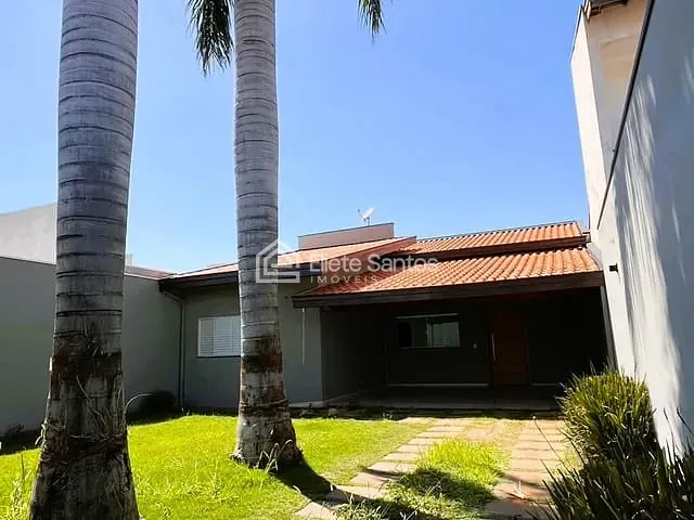 Casa com 250m² 3 quartos e 2 banheiros, à venda, no bairro Jardim Souza Queiroz em Santa Bárbara D'Oeste