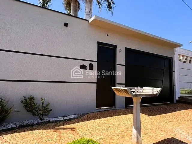 Casa com 250m² 3 quartos e 2 banheiros, à venda, no bairro Jardim Souza Queiroz em Santa Bárbara D'Oeste