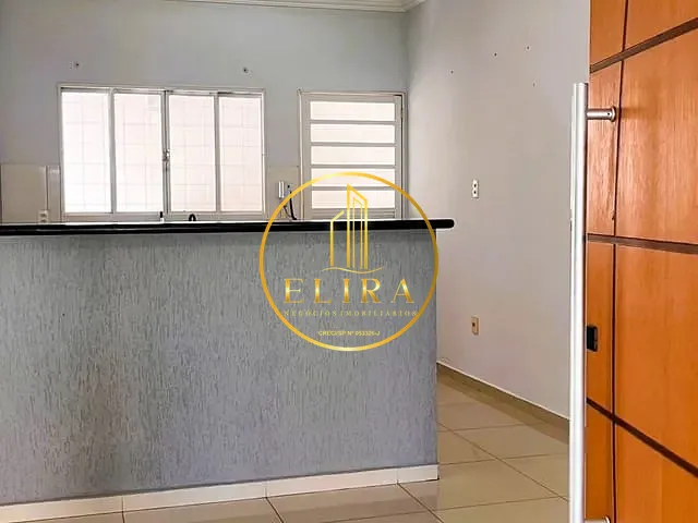Casa com 250m² 3 quartos e 2 banheiros, à venda, no bairro Jardim Souza Queiroz em Santa Bárbara D'Oeste