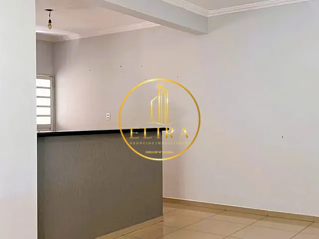 Casa com 250m² 3 quartos e 2 banheiros, à venda, no bairro Jardim Souza Queiroz em Santa Bárbara D'Oeste