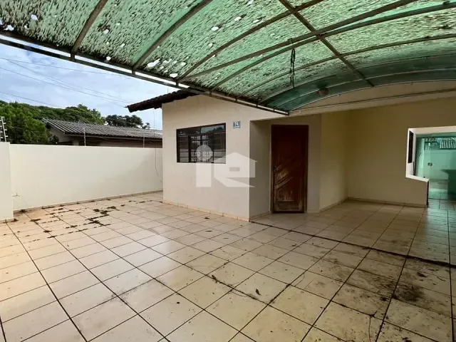 Casa com 480m² 4 quartos e 2 banheiros, à venda, no bairro Centro em Rolândia
