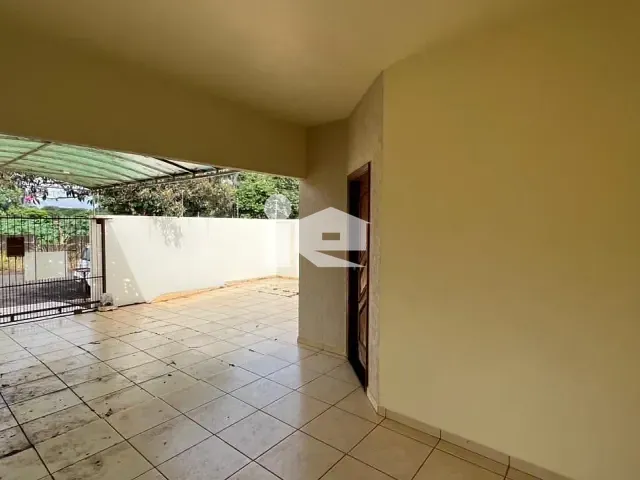 Casa com 480m² 4 quartos e 2 banheiros, à venda, no bairro Centro em Rolândia