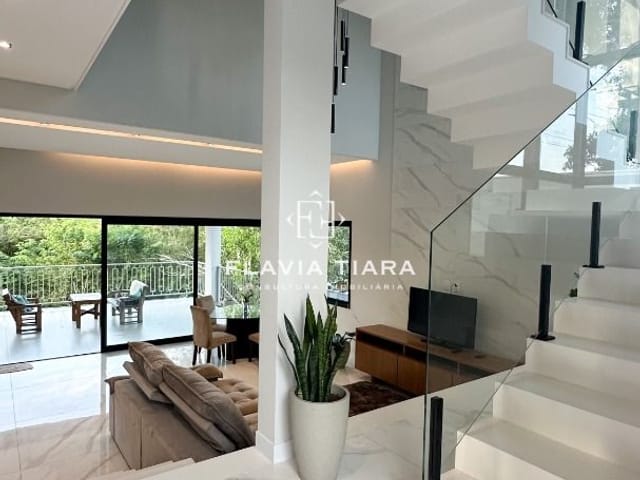 Casa com 450m² 4 quartos e 5 banheiros, à venda, no bairro Manguinhos em Serra