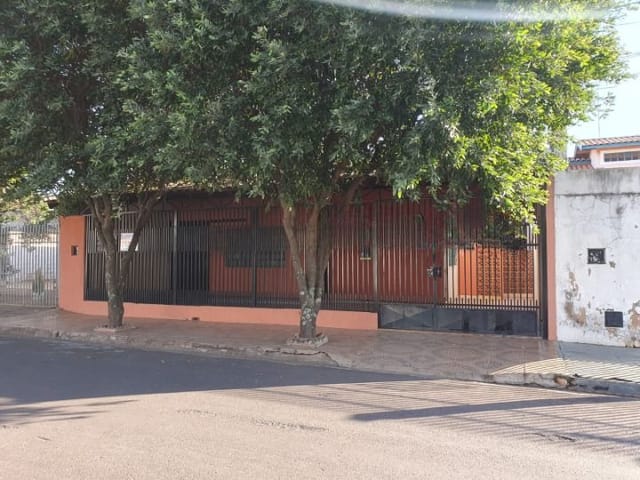 Casa com 275m² 3 quartos e 3 banheiros, à venda, no bairro Jardim Sao Braz em Birigui