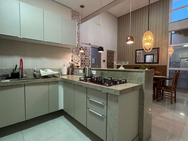 Casa com 600m² 3 quartos e 3 banheiros, à venda, no bairro Jardim das orquídeas em Nova Mutum