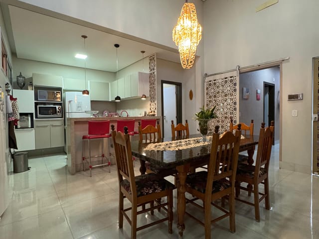 Casa com 600m² 3 quartos e 3 banheiros, à venda, no bairro Jardim das orquídeas em Nova Mutum