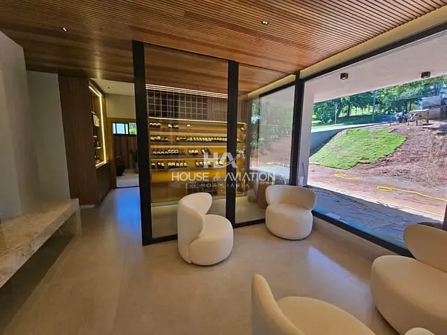 Casa com 2000m² 6 quartos e 9 banheiros, à venda, no bairro Residencial Aldeia do Vale em Goiânia