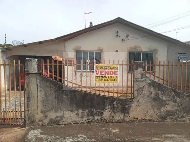 Casa com 81m² 2 quartos e 1 banheiro, à venda, no bairro Conunto Habitacional Gustavo Giordani em Rolândia