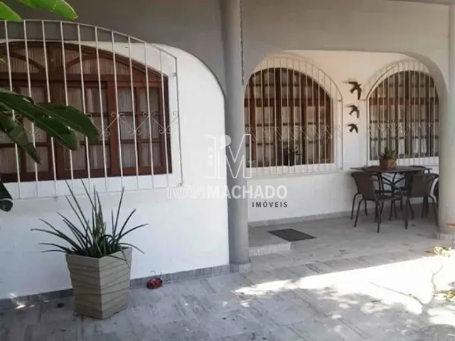 Casa com 300m² 3 quartos e 3 banheiros, à venda, no bairro Jardim Camburi em Vitória